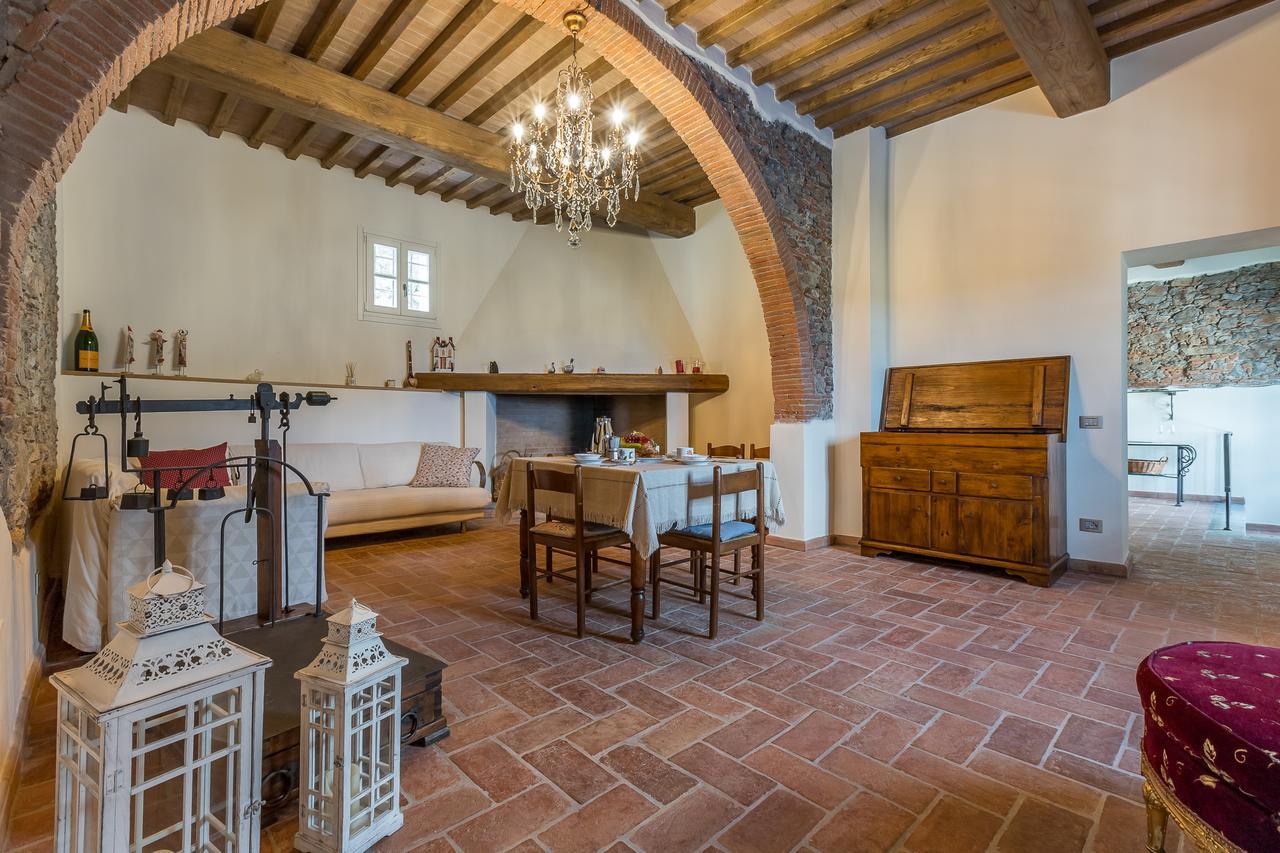 B&B Pietra A Padule Filettole Exterior photo